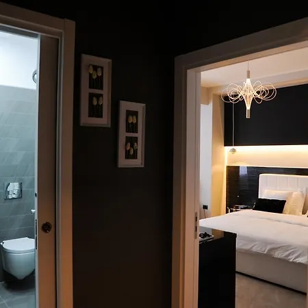 Апартаменты Tiranatop Suites *