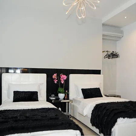 Tiranatop Suites Апартаменты *