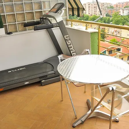شقة Tiranatop Suites *