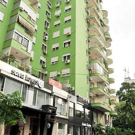 Tiranatop Suites *