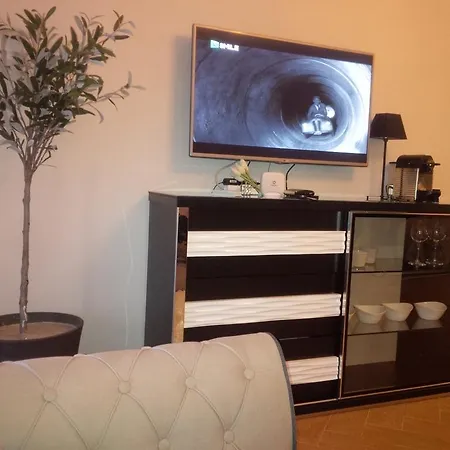 Tiranatop Suites تيرانا