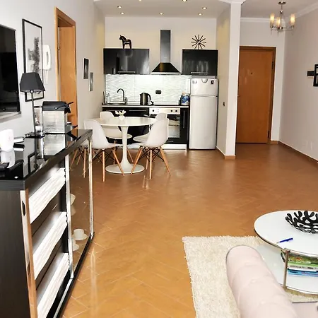 Tiranatop Suites * Τίρανα